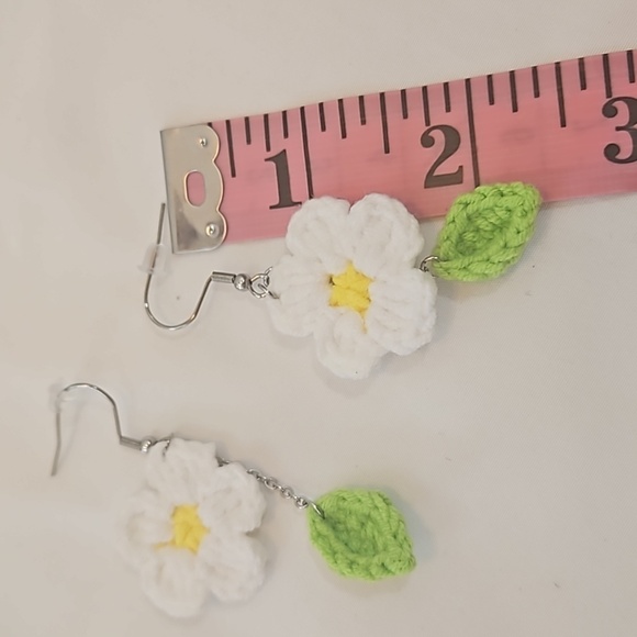 Hand Crafted Hand Knit Chrochet Dainty Daisy Dangling Earrings with fish hooks - Picture 15 of 17